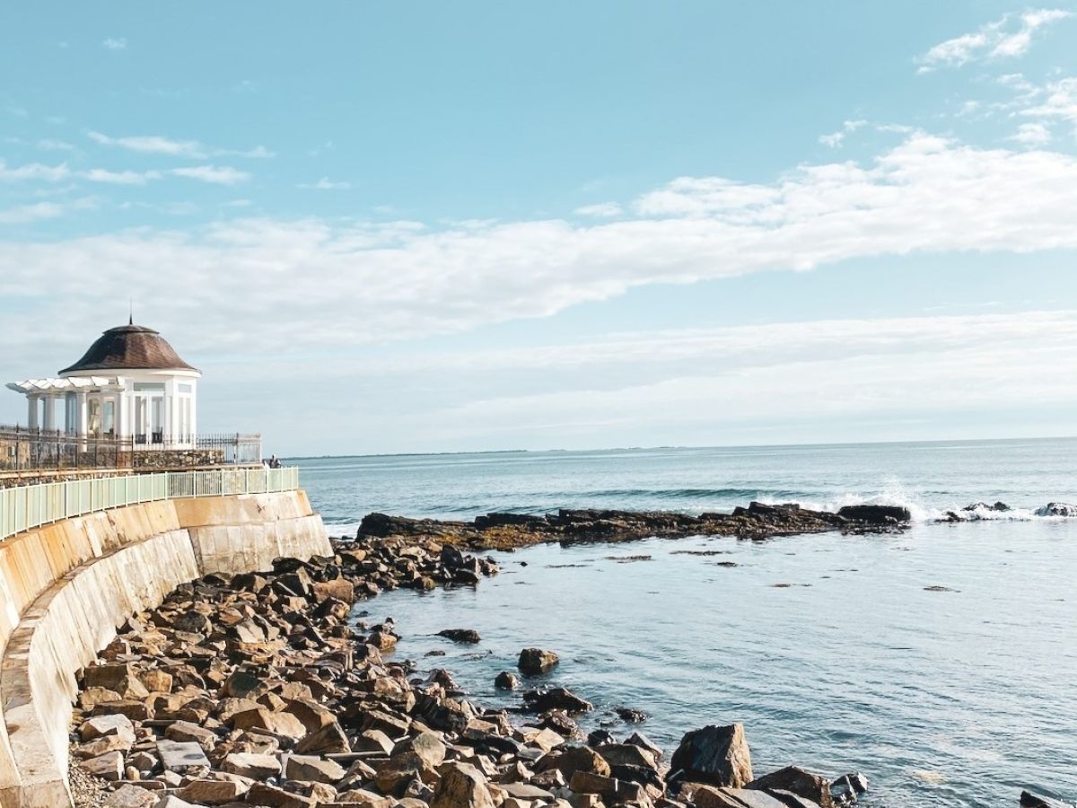 Newport Beach Hotel & Suites