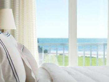 Newport Beach Hotel & Suites
