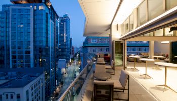 Newport Beach Hotel & Suites