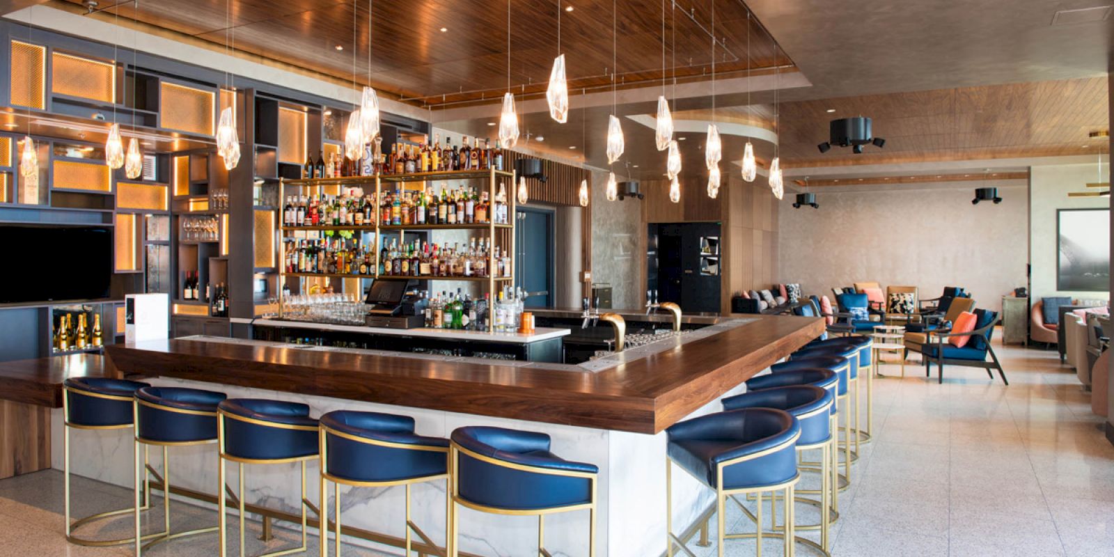 Newport Beach Hotel & Suites