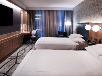Newport Beach Hotel & Suites
